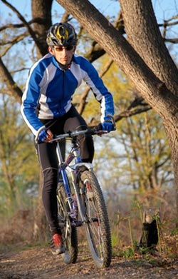 Radfahren, Biken, Mountainbiken im Herbst und Winter macht auch Spaß
